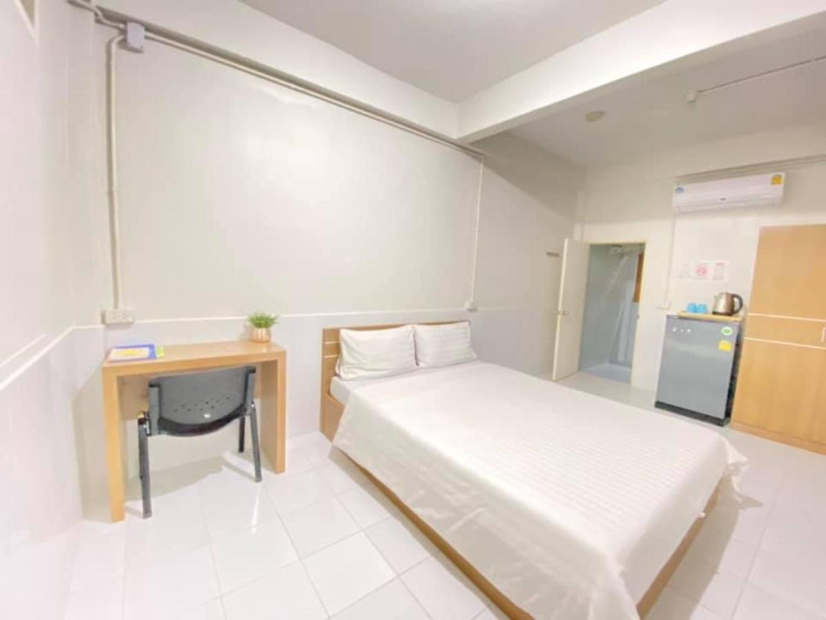 Ze Residence Ram Intra Бангкок Экстерьер фото