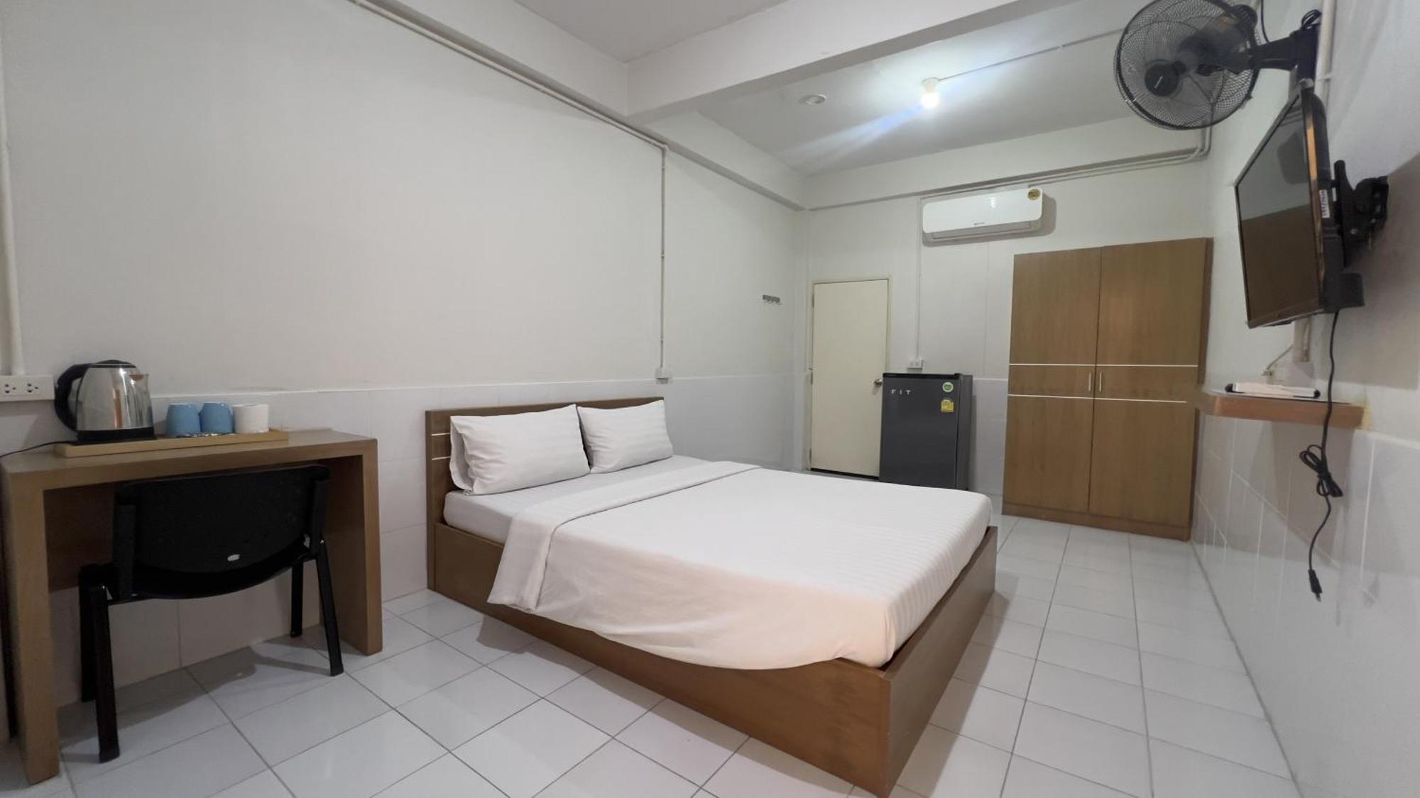 Ze Residence Ram Intra Бангкок Экстерьер фото
