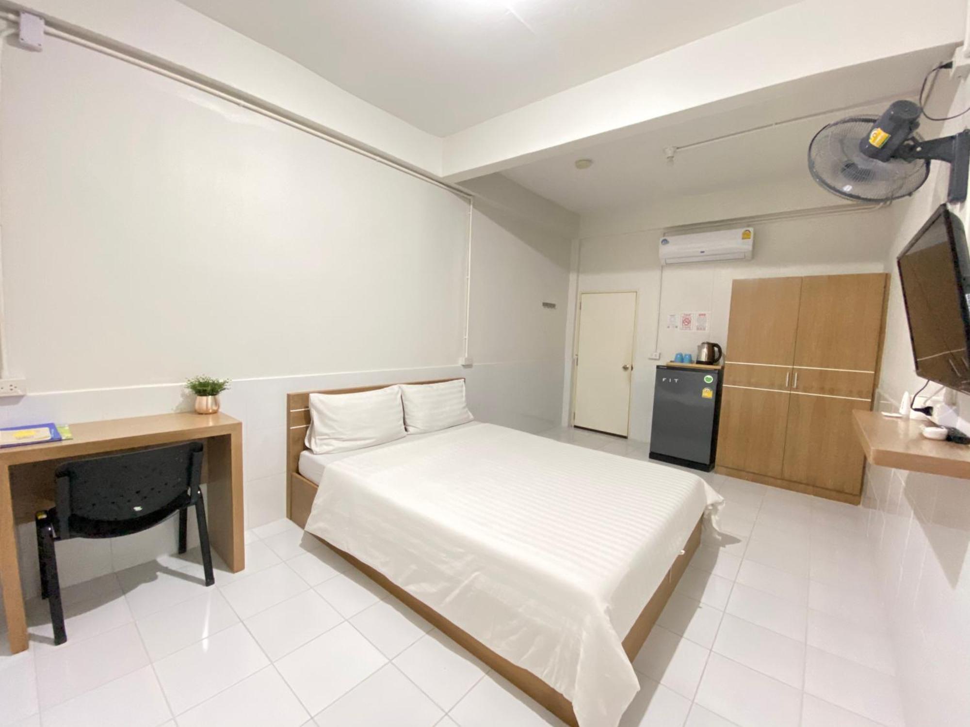 Ze Residence Ram Intra Бангкок Экстерьер фото