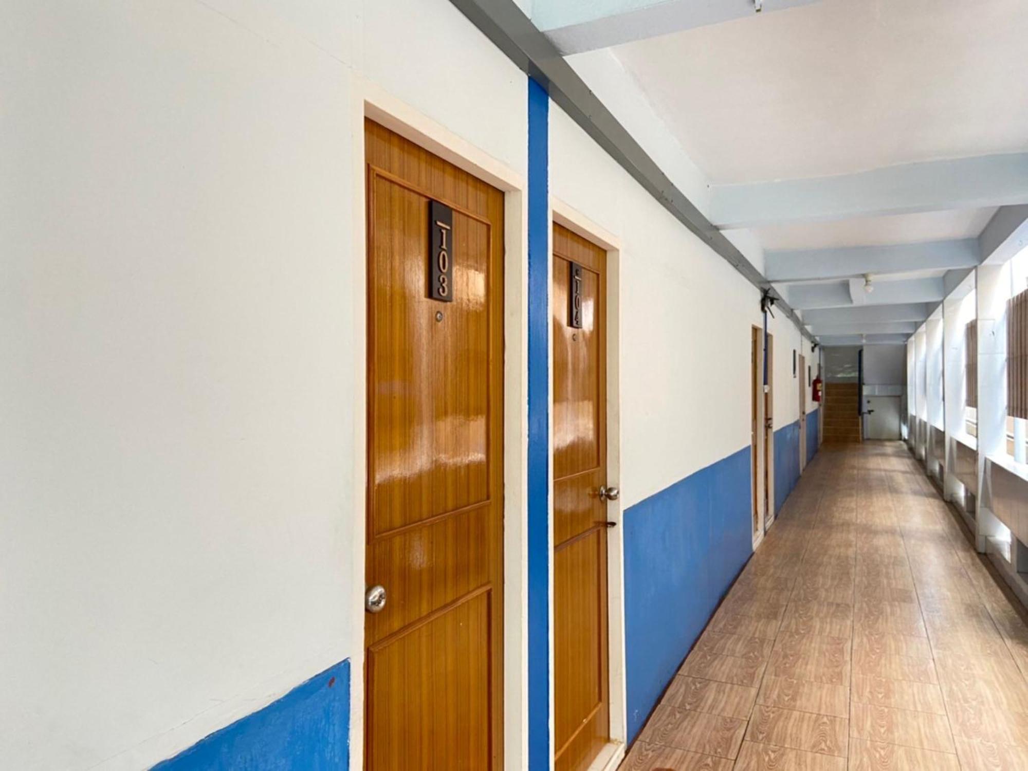 Ze Residence Ram Intra Бангкок Экстерьер фото